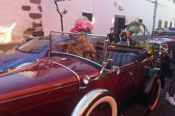 Los Reyes Magos reparten ilusión por los barrios de Telde/TA.